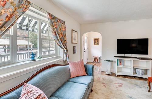 Hot Springs House | 74 m² House ∙ 1 bedroom ∙ 2 guests