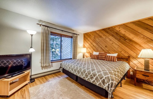 Elkhorn Village Condo | 75 m² Condo ∙ 1 bedroom ∙ 6 guests