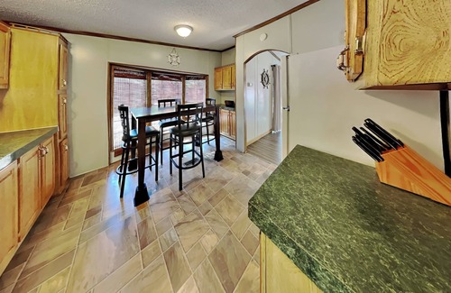 Put-in-Bay House | 8-person Corner House - 3 BR & 2 BA - Put-in-Bay Island Club Home - IC51