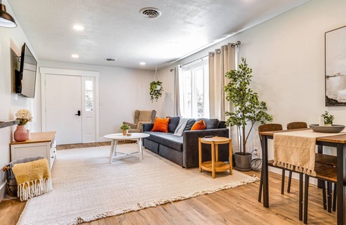 Maxwell House | 81 m² House ∙ 2 bedrooms ∙ 6 guests
