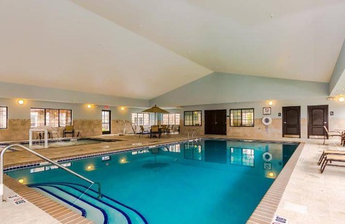 Grand Forks Hotel | 83 m² Hotel ∙ 2 bedrooms ∙ 127 guests