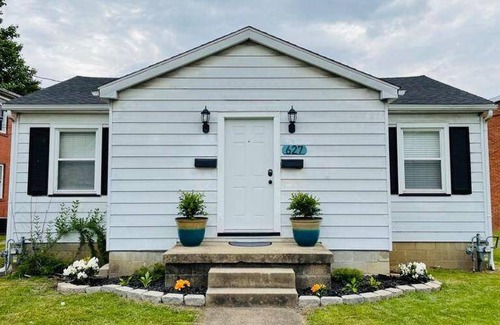 Evansville Apartment | 84 m² Apartment ∙ 4 guests