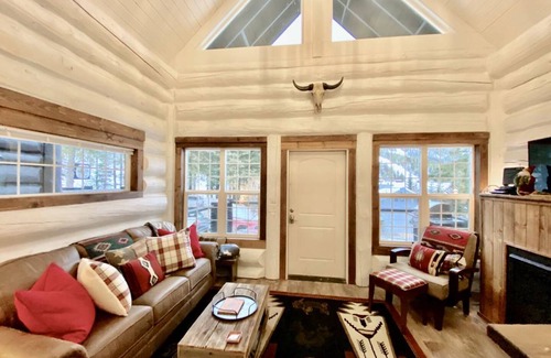 Whitefish Cabin | 84 m² Cabin ∙ 2 bedrooms ∙ 6 guests