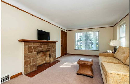 Kamm's Corners Apartment | 87 m² Apartment ∙ 2 bedrooms ∙ 2 guests