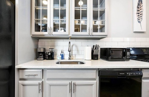 East Allegheny Apartment | 918 James #3 · Free Parking
