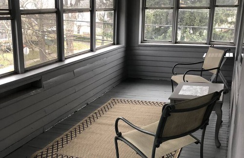 Garfield Heights Apartment | 93 m² Apartment ∙ 2 bedrooms ∙ 2 guests