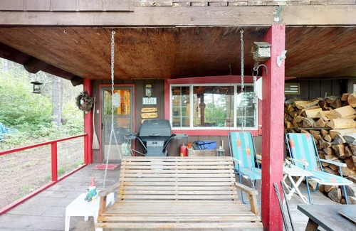 Cascade Cabin | 95 m² Cabin ∙ 2 bedrooms ∙ 4 guests
