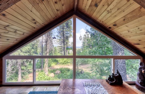 Cascade Cabin | 95 m² Cabin ∙ 2 bedrooms ∙ 4 guests