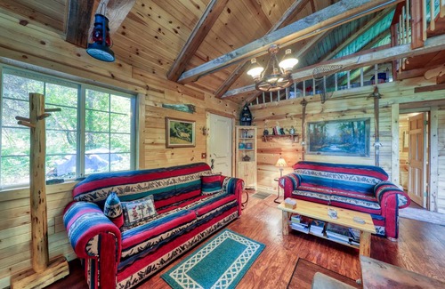 Cascade Cabin | 95 m² Cabin ∙ 2 bedrooms ∙ 4 guests