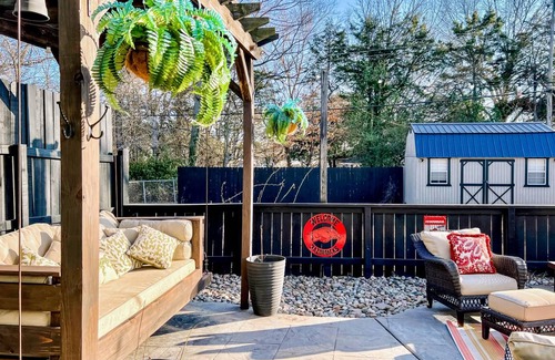 Fayetteville House | 98 m² House ∙ 3 bedrooms ∙ 6 guests