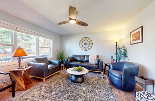 Fayetteville House | 98 m² House ∙ 3 bedrooms ∙ 6 guests