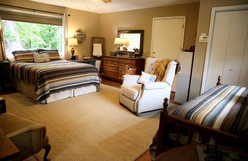 Tahlequah Other | Accommodation ∙ 1 bedroom ∙ 4 guests