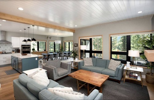 Bozeman Other | Accommodation ∙ 4 bedrooms ∙ 12 guests