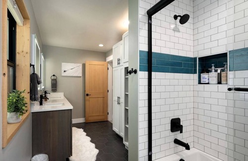 Bozeman Other | Accommodation ∙ 4 bedrooms ∙ 12 guests