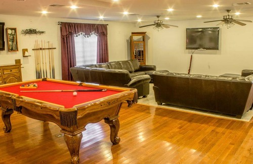 Biloxi Other | Accommodation ∙ 6 bedrooms ∙ 27 guests