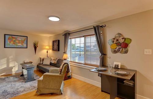 Sheridan Apartment | Apartment ∙ 2 bedrooms ∙ 5 guests