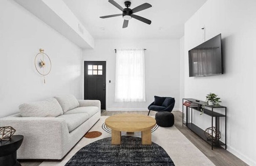 Holy Cross Apartment | Apartment ∙ 3 bedrooms ∙ 8 guests