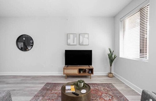 Meridian-Kessler Apartment | Apartment ∙ 2 bedrooms ∙ 4 guests