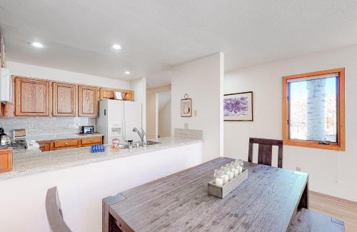 Warm Springs Apartment | Aspenwood Ski Getaway