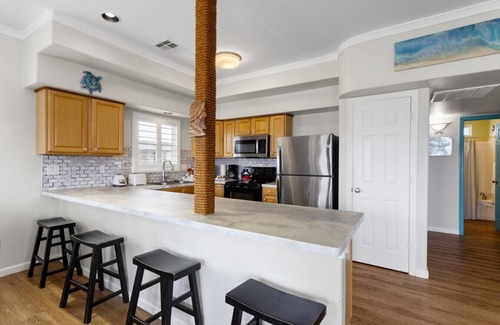 Bermuda Beach House | Beach Front | Hot Tub | Sleeps 14 | Newly Updated