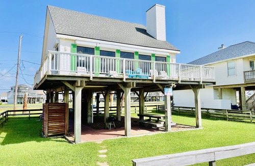 Galveston House | Beachfront/Gulf Front Property/Dog Friendly