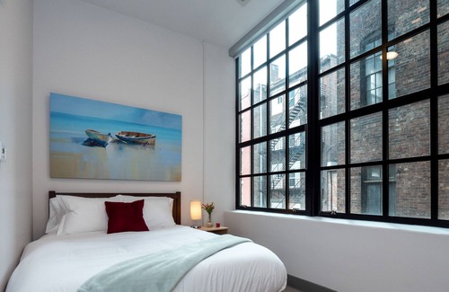 Central Business District Condo | Beautiful Condo- Heart of Business District 606