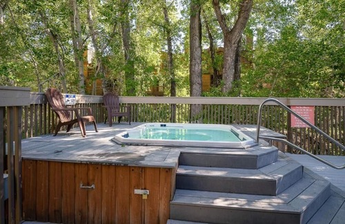 Ketchum Condo | Beautiful View, Walk to Everywhere.