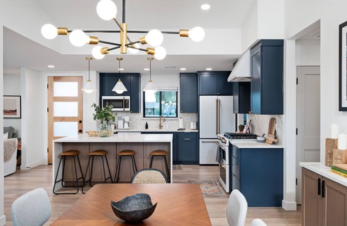 Hy-view House | Beautifully Designed Home w/Pool for Families and Groups