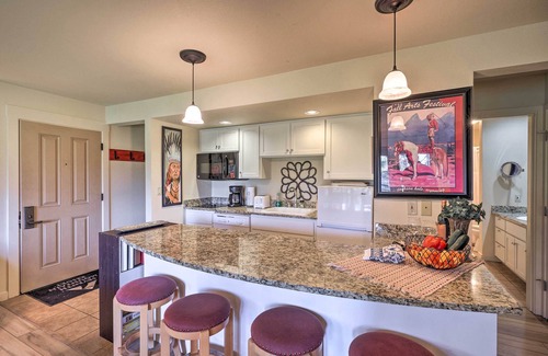 Bend Condo | Bend Condo w/Deck, Resort-Style Amenities & Views
