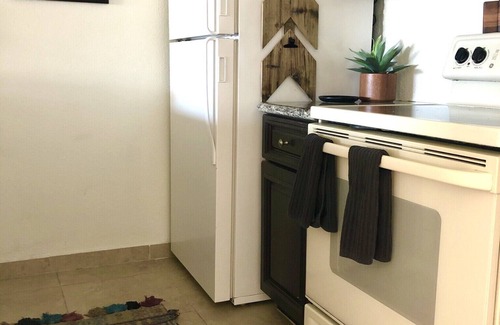 South Scottsdale Condo | Best Pool in the Area!- Walk to Everything Old Town! -2 Private Master Suites
