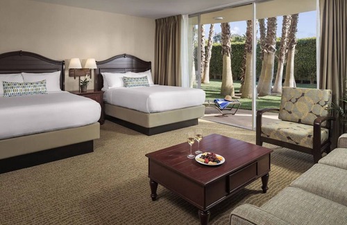 Central Mission Beach Hostel | Best Value, Quality Stay! 2 Relaxing Units, Free Parking, Near Mission Beach