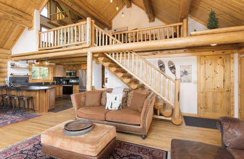 Big Sky Cabin | Big Sky Vacation Rentals: MVC White Otter Cabin