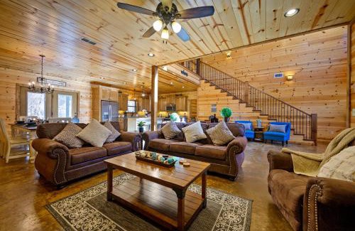 Broken Bow House | Blossom Belle Lodge Luxury cabin 4 Bedroom, 3.5 Bath sleeps 11
