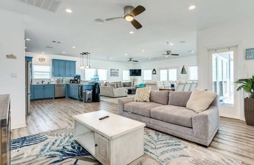 Surfside Beach House | Blue Blue Blue Around-Elevator, Beach, Oceanfront!