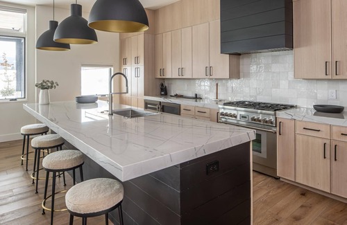 Big Sky Meadow Village Condo | Book A Festive Stay Today! Modern Condo on Fairway #2! 5 Minutes From Town!