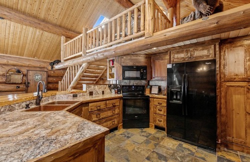 Whitefish House | Book a Holiday Stay! Montana Log Cabin! Easy Access to Downtown Whitefish!