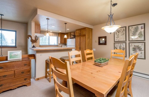 Elkhorn Village Condo | Book a Winter Getaway Today! Appealing Mountain Condo with Golf Course Views in Elkhorn