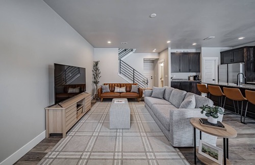 Ammon House | Brand New Townhome sleeps 12.