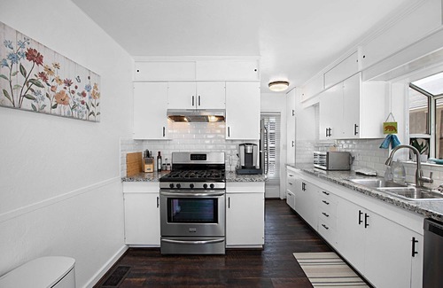 Middletown House | Breathtaking Bay-view home