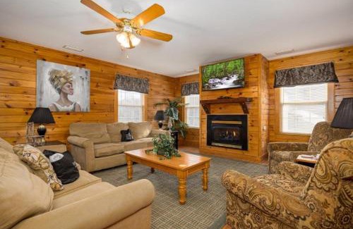 Pigeon Forge Apartment | Briarstone Lodge Condo 13C