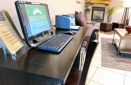 Westside Hotel | Broadway Inn Conference Center