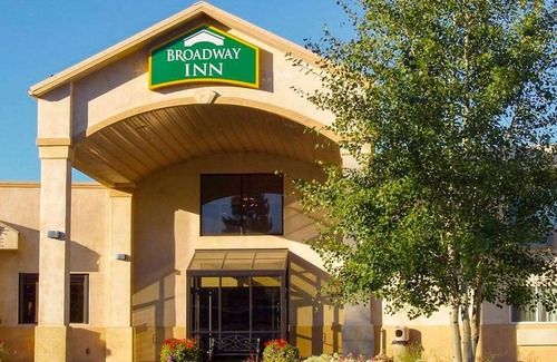 Westside Hotel | Broadway Inn Conference Center