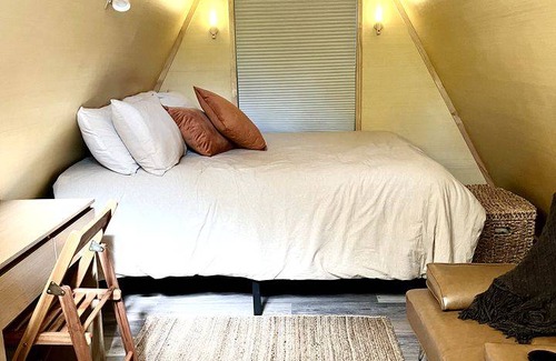 Fountain Run Cabin | Cabin ∙ 1 bedroom ∙ 4 guests
