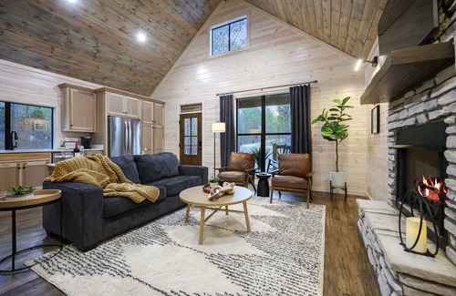 Broken Bow Cabin | Cabin ∙ 1 bedroom ∙ 4 guests