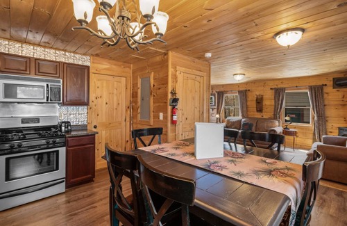 West Yellowstone Cabin | Cabin ∙ 2 bedrooms ∙ 8 guests