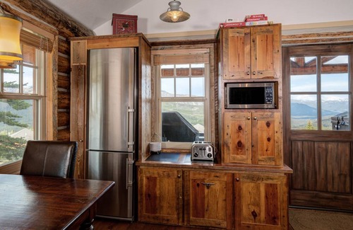 Big Sky Cabin | Cabin ∙ 2 bedrooms ∙ 6 guests