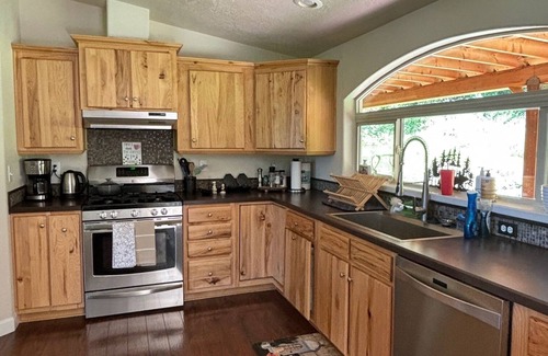 Livingston House | Canyon Mountain Getaway