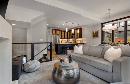 Park City House | Central Location, Hot Tub, Chef's kitchen + Community Amenities!