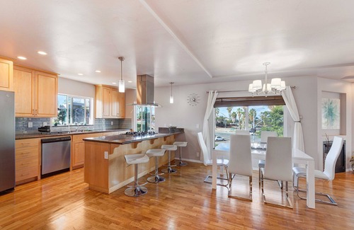 Point Loma Heights House | Central Modern Home, 5 Bedrooms, 3 Bathrooms. Bright&Spacious Open Floor Plan.