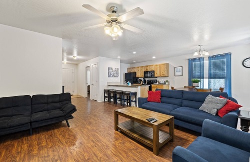 Meridian House | Charming Home | Fenced Yard | Quiet Street (98)